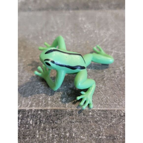 Green black stripe rainforest frog Zoo toy figure - Picture 2 of 4
